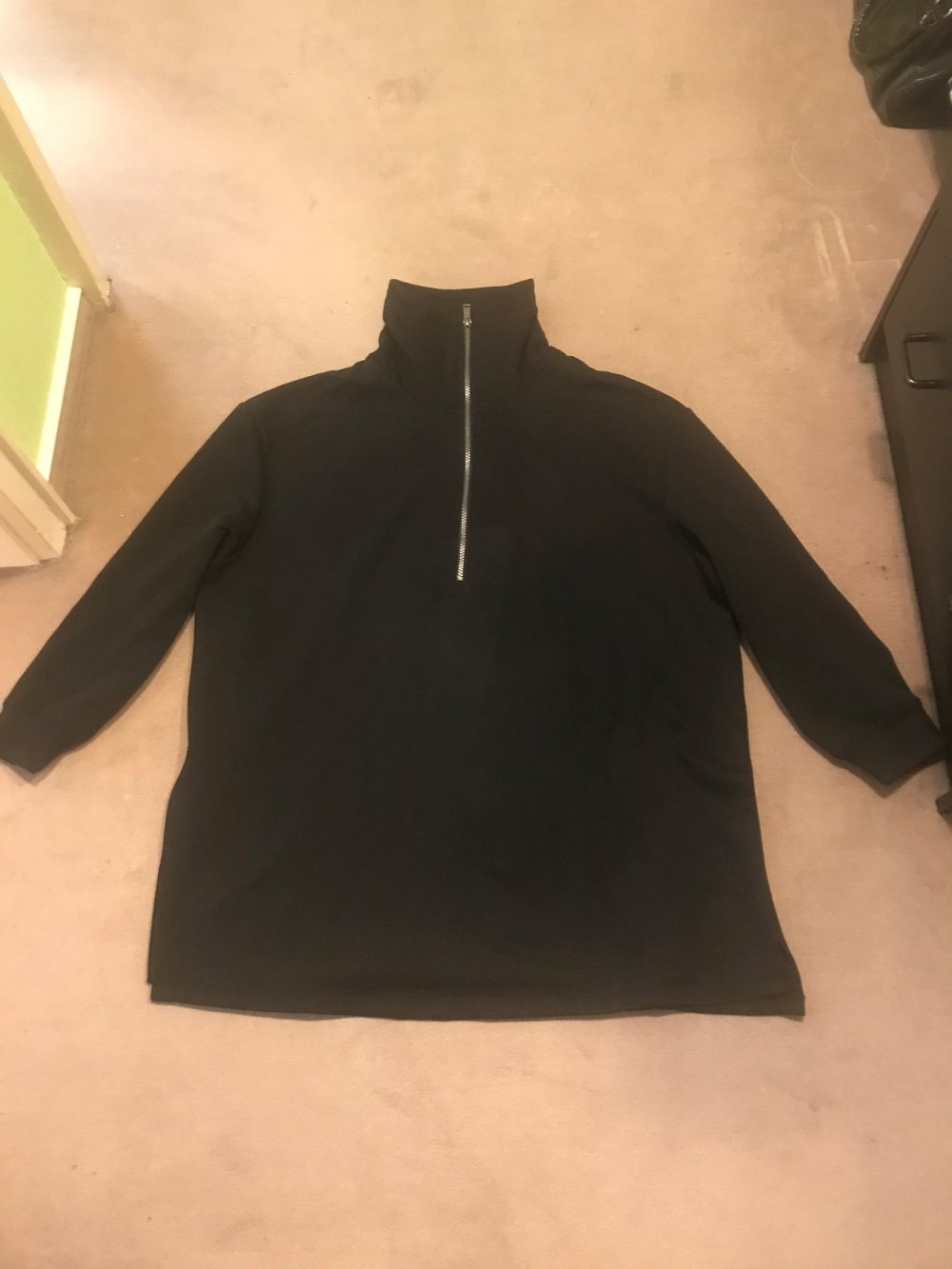 Sweater mit Hochkragen, Reißverschluß, schwarz 48/50 (bonprix collection) – neu und ungetragen