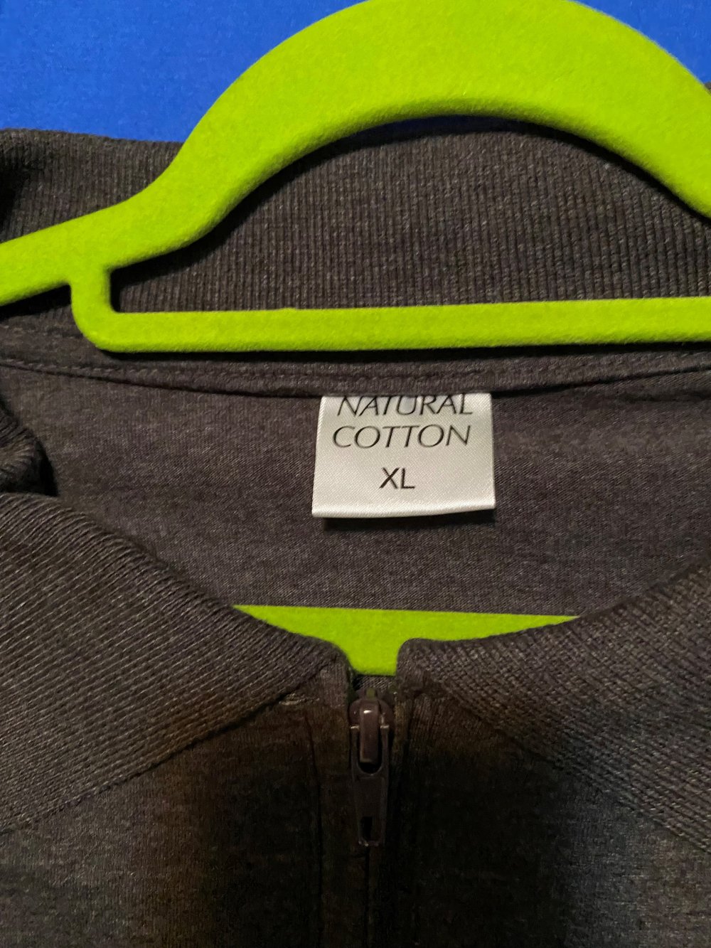 Dunkelgraues Poloshirt langärmlig – Größe XL – neu und ungetragen