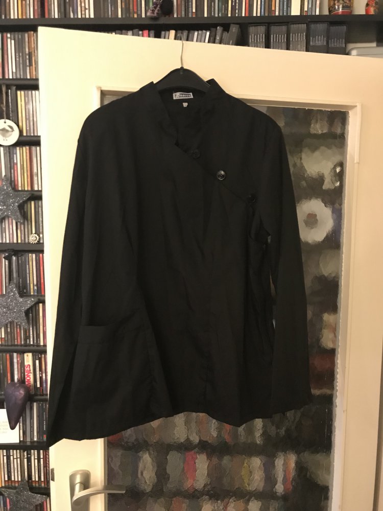 Kasack/Bluse/Oberteil schwarz Grösse XL asymetrischer Kragen 3er Knopfreihe 1 Seitentasche seitlicher Reissverschluss Seitenschlitze Langarm - neu und ungetragen