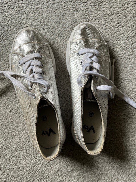 Sneaker/Turnschuhe silberfarben, Größe 37, selten getragen