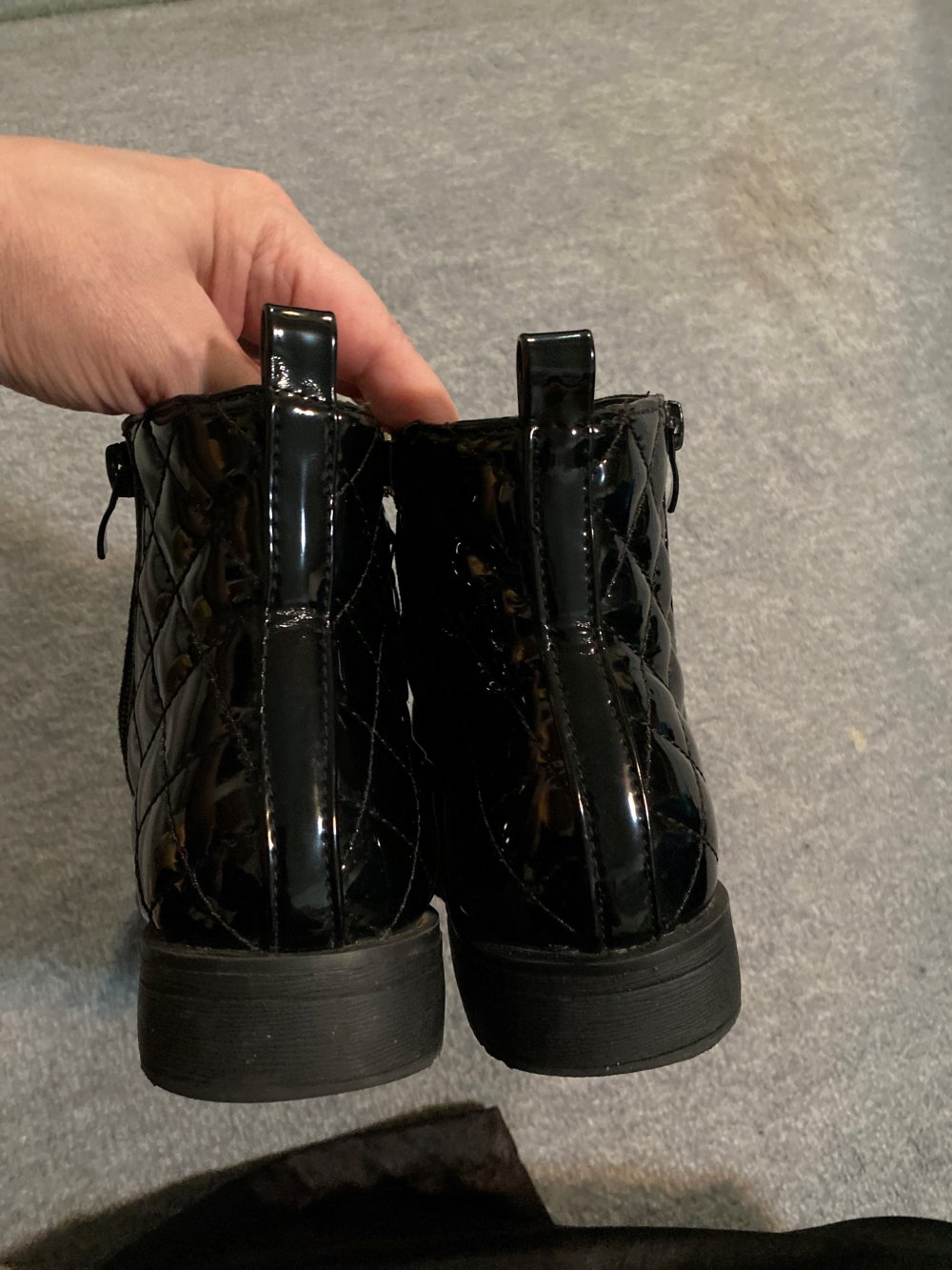 Schlupfstiefeletten Lackleder schwarz Größe 37 von bonprix – nur 1,2 x getragen