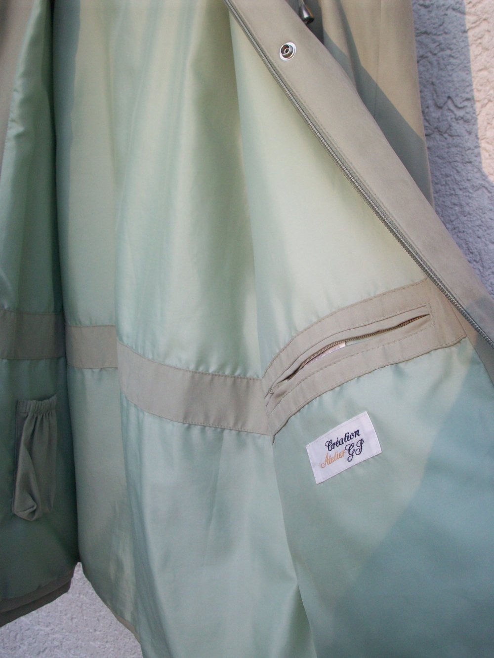 Neuwertige Jacke lindgrün Gr 44/22 kurz Goldener Schnitt