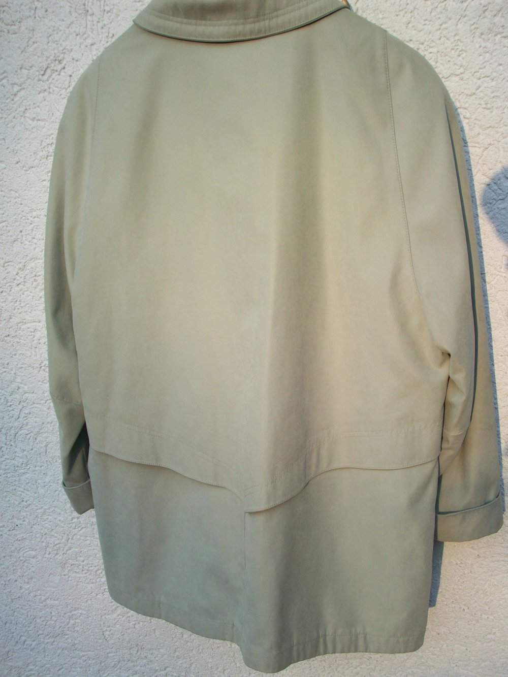Neuwertige Jacke lindgrün Gr 44/22 kurz Goldener Schnitt