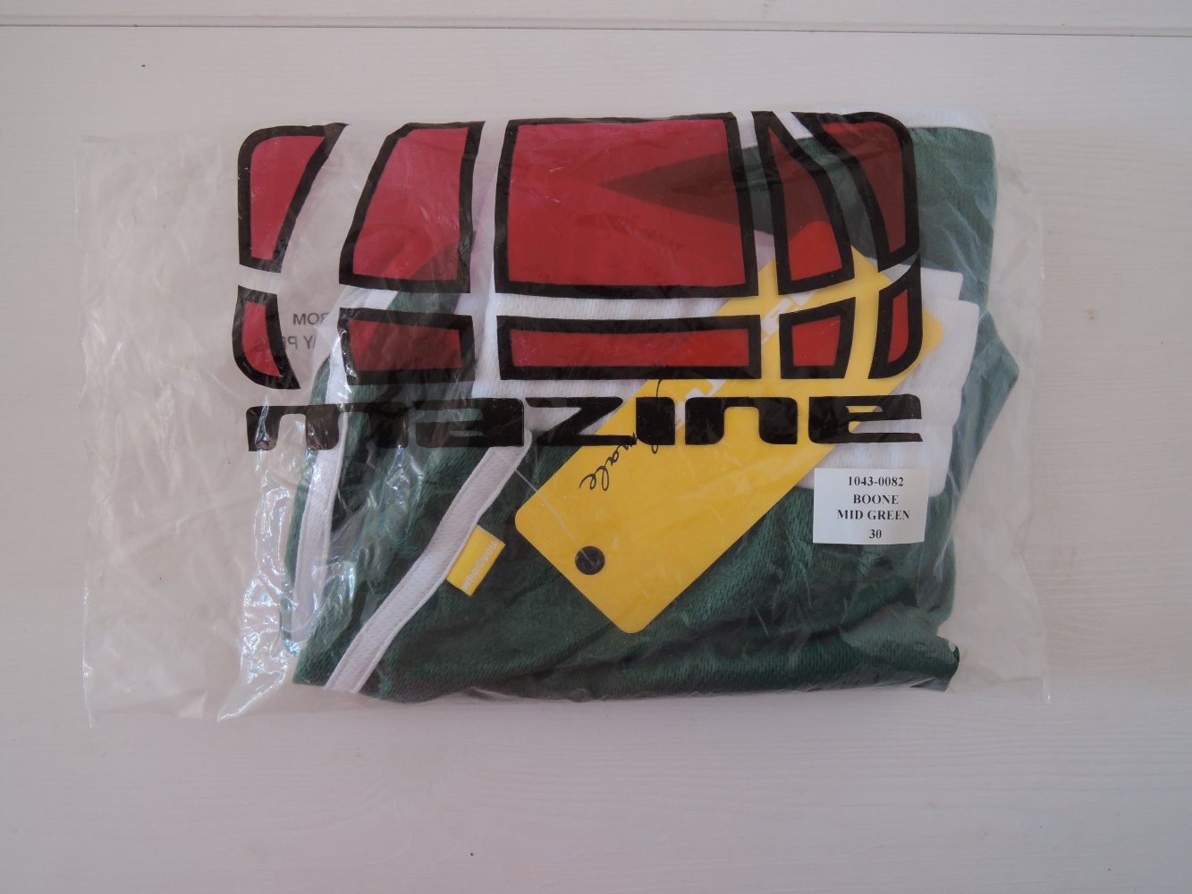 Mazine Shorts Hot Pants, grün-weiß, neu, retro