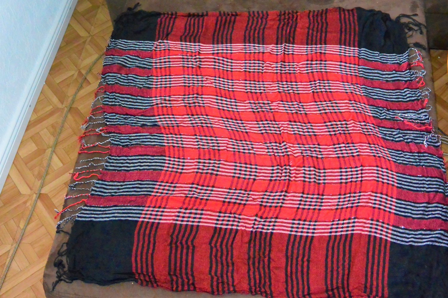 Kariertes Tuch mit Silberfäden Gothic Punk Herbst Winter