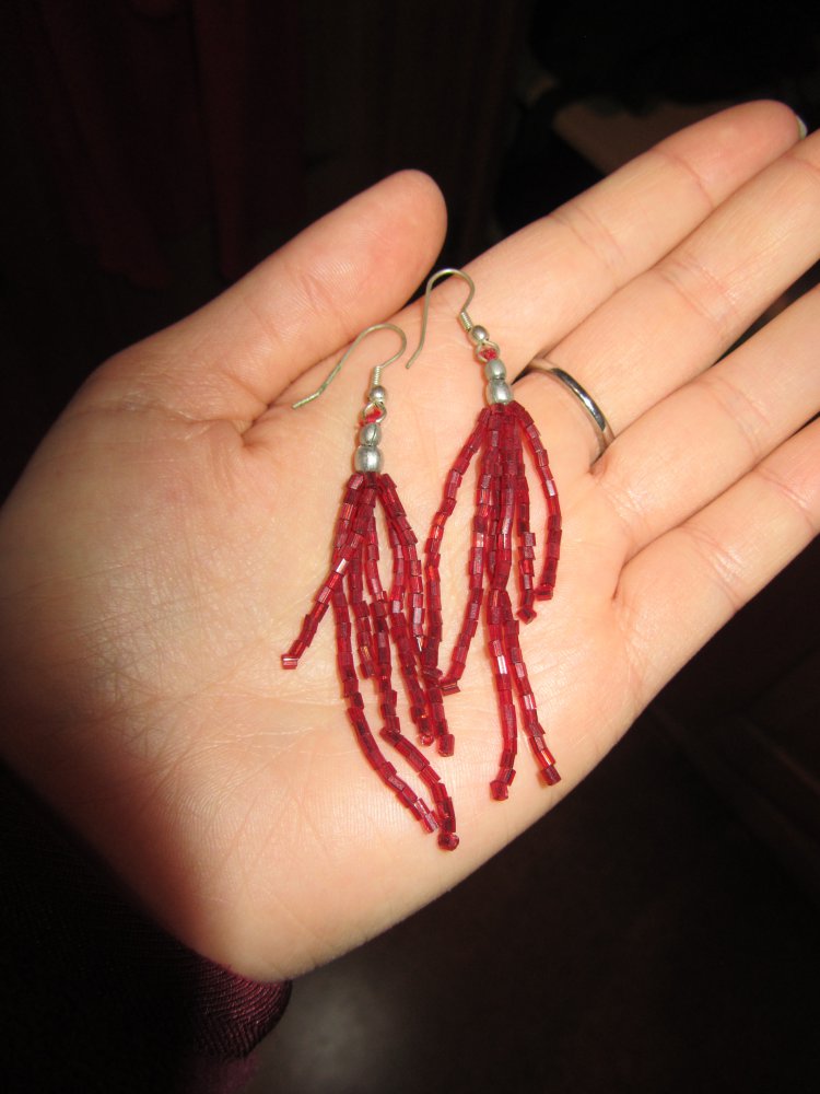 Rote Perlenohrringe Weltladen