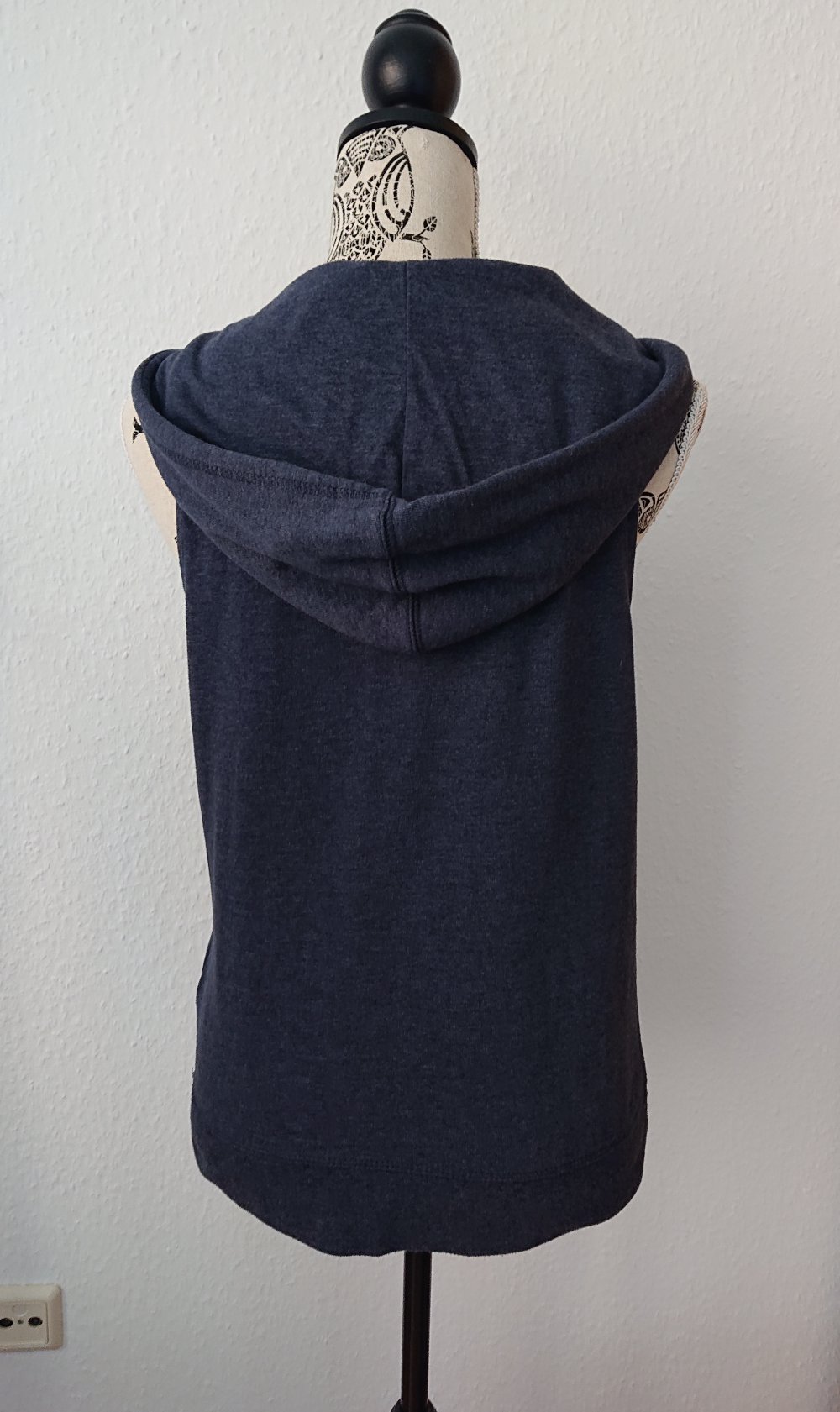 blau-graue Sweat Weste mit Kapuze