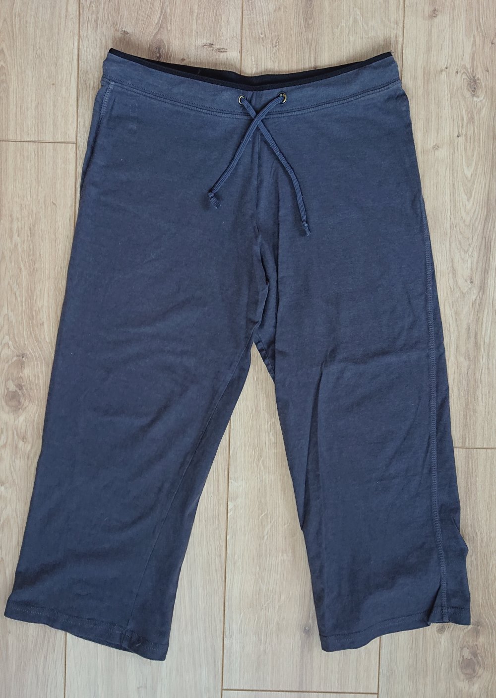 Dreiviertel Yoga Hose grau