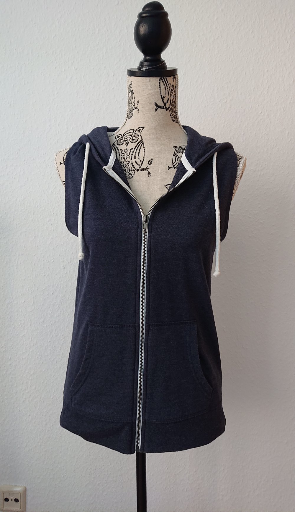 blau-graue Sweat Weste mit Kapuze