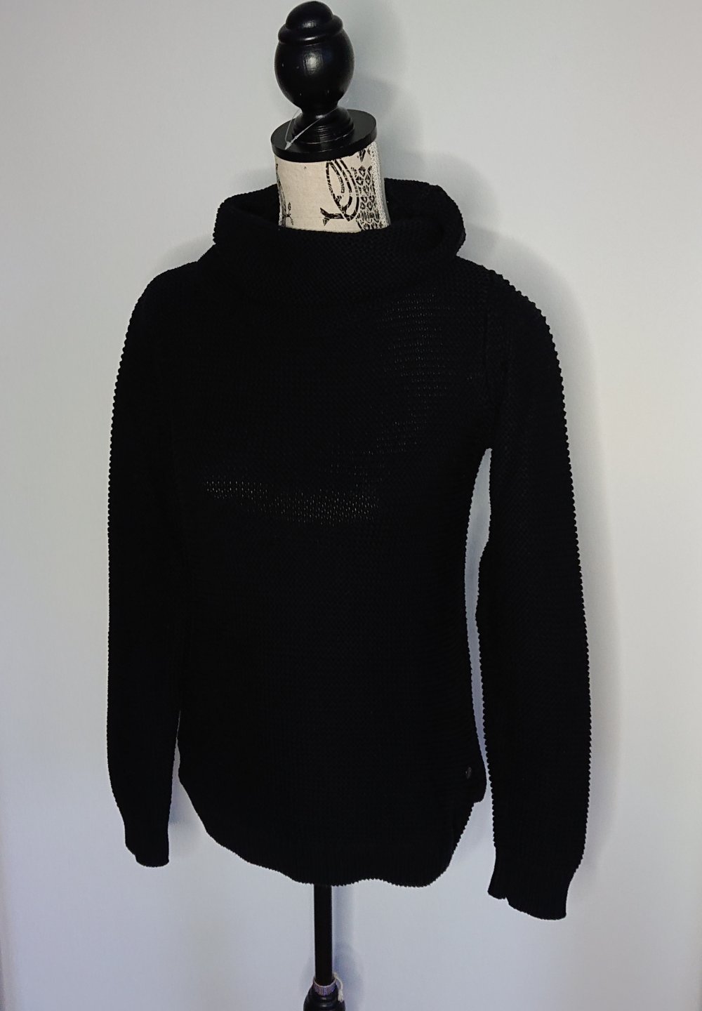 schwarzer Rollkragen Strickpullover