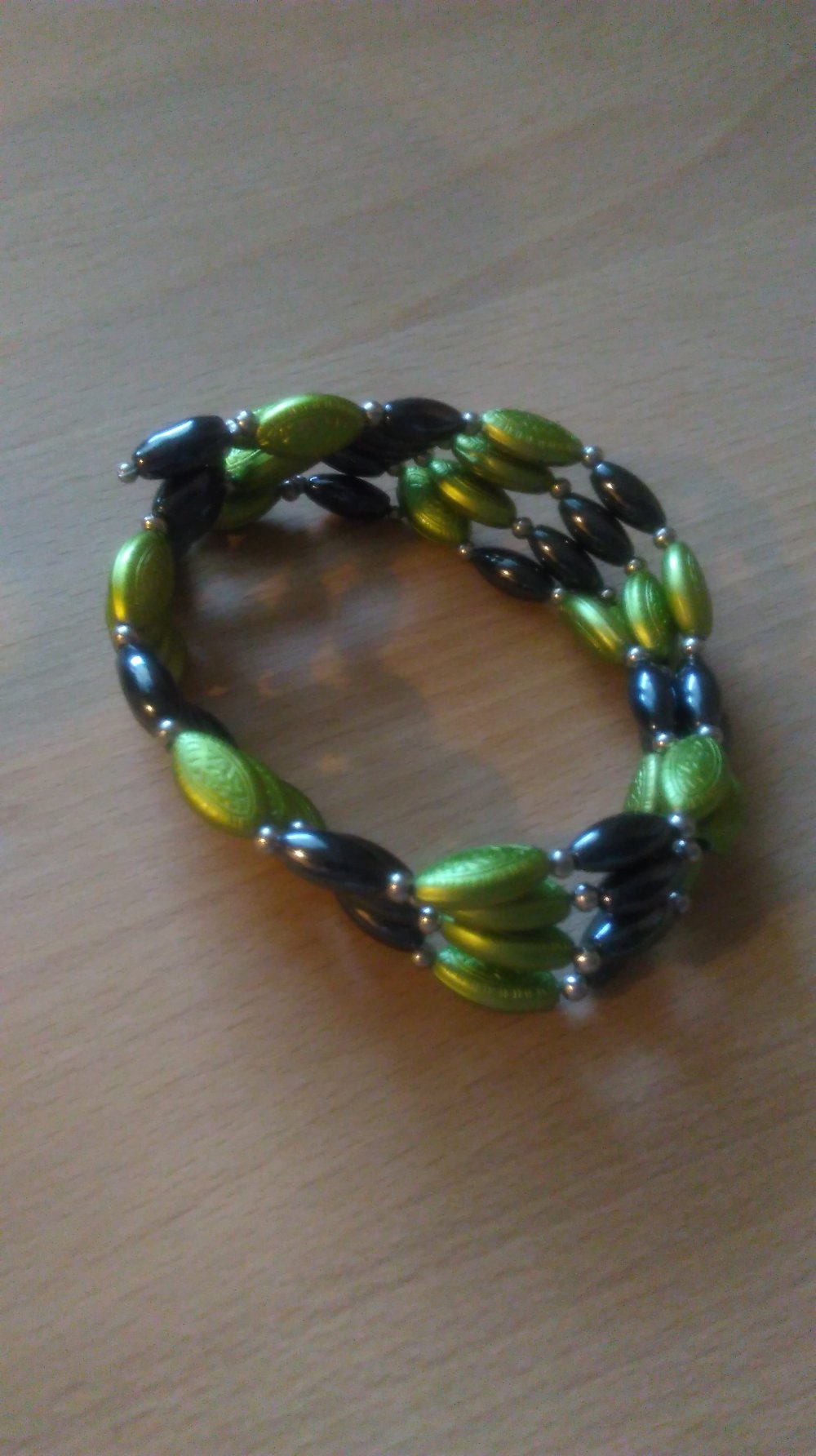 Grün graue Magnetkette