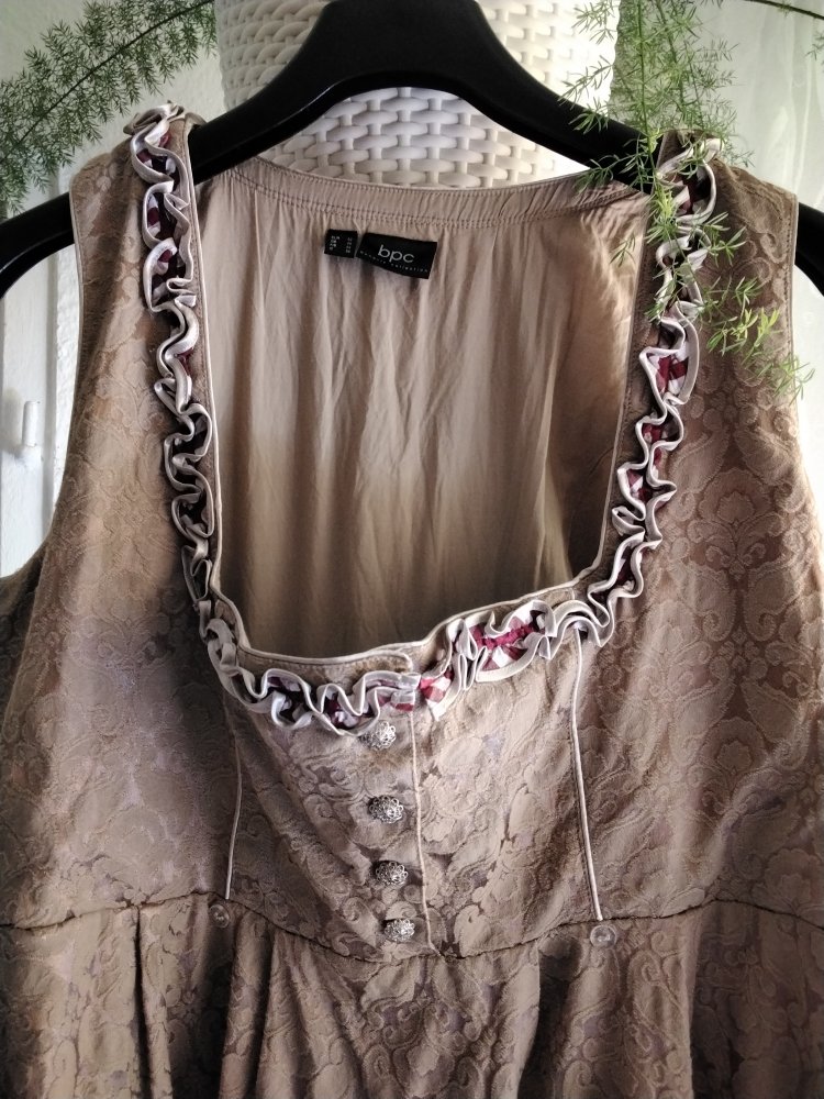Dirndl neu Rosegoldfarbe Gr. 52 von bpc