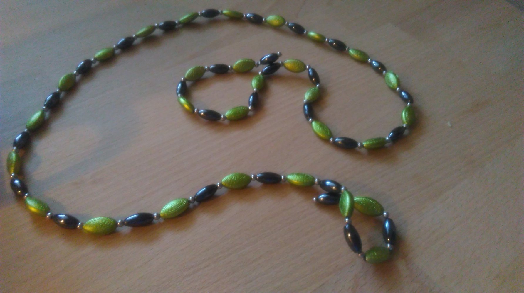 Grün graue Magnetkette