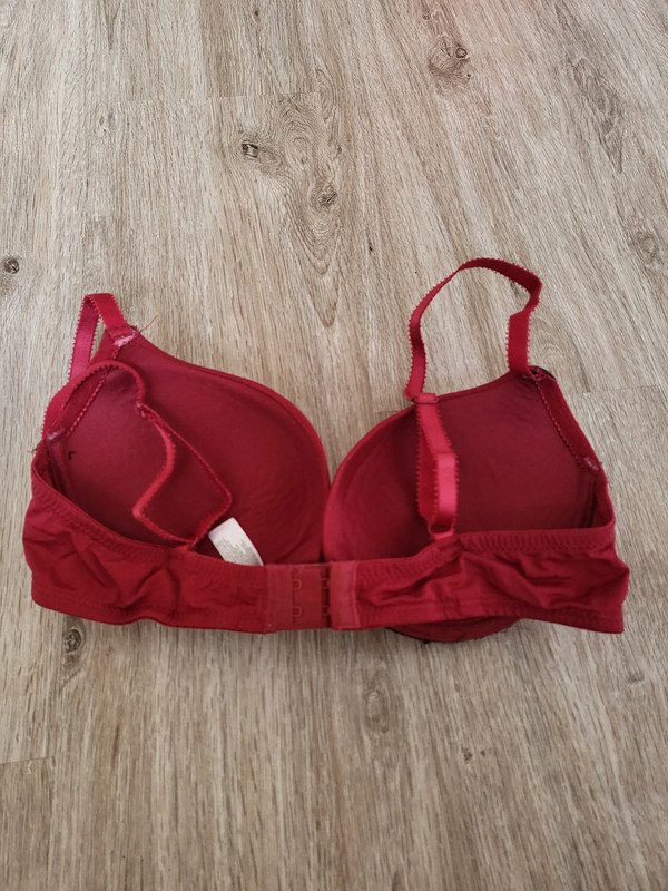 Roter Push-Up BH mit Spitze Gr. 75C