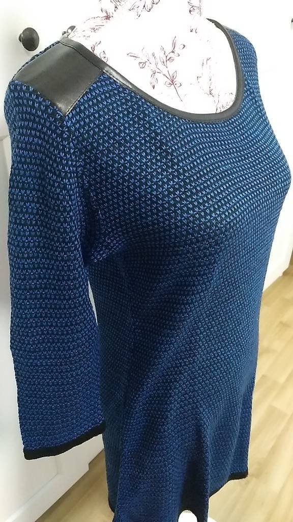 Kleid / Pullover von Bruno Banani blau-schwarz in Größe S