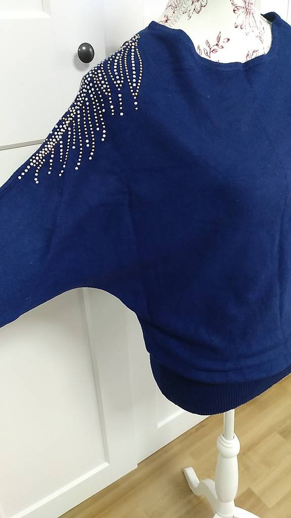 Long Pullover mit Fledermausärmeln und Straßsteinen von Melrose, XS/S