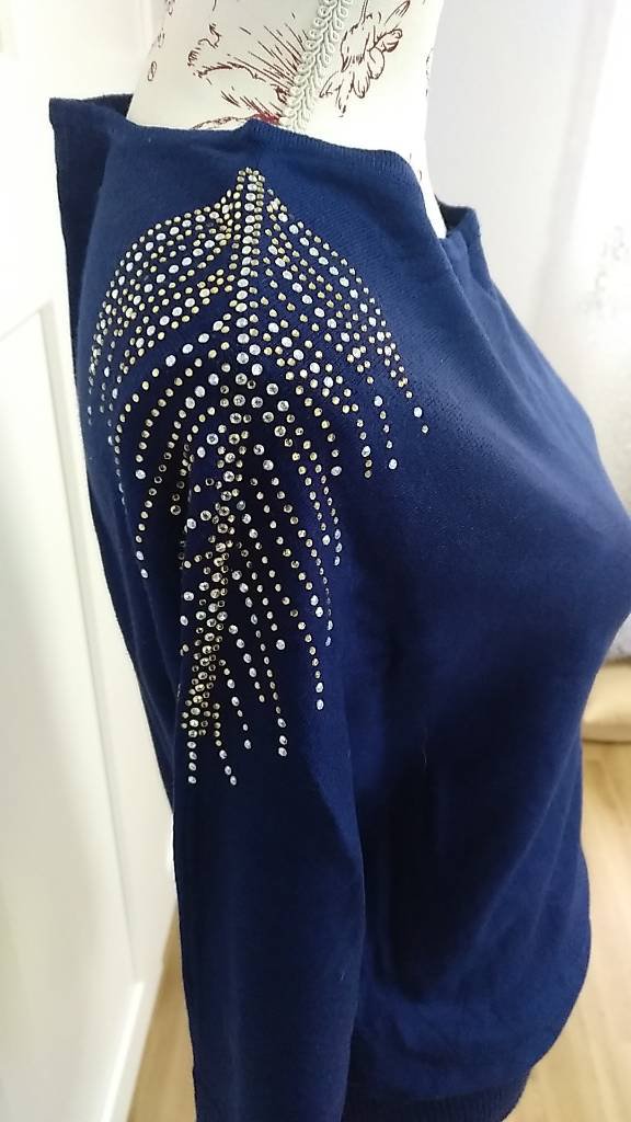 Long Pullover mit Fledermausärmeln und Straßsteinen von Melrose, XS/S