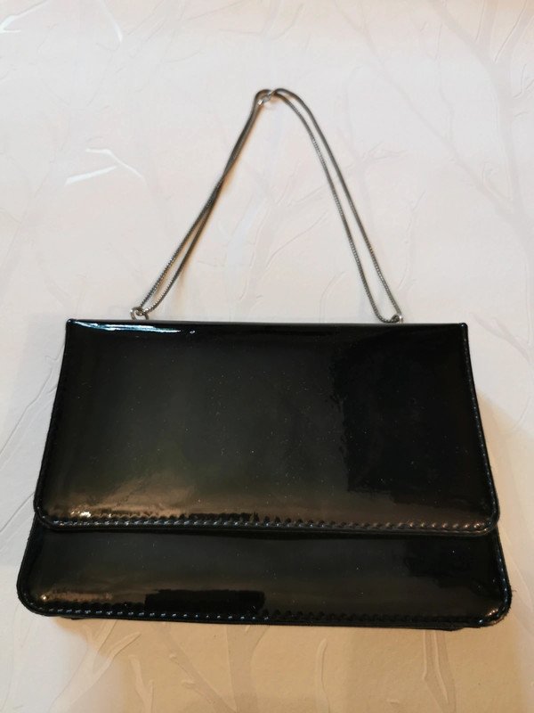 Schwarze Lackleder Handtasche