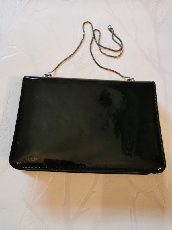 Schwarze Lackleder Handtasche