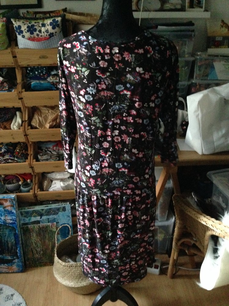 Beblümtes Jersey Kleid