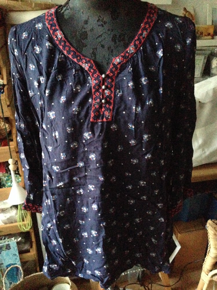 Tunika mit kleinen Blümchen 