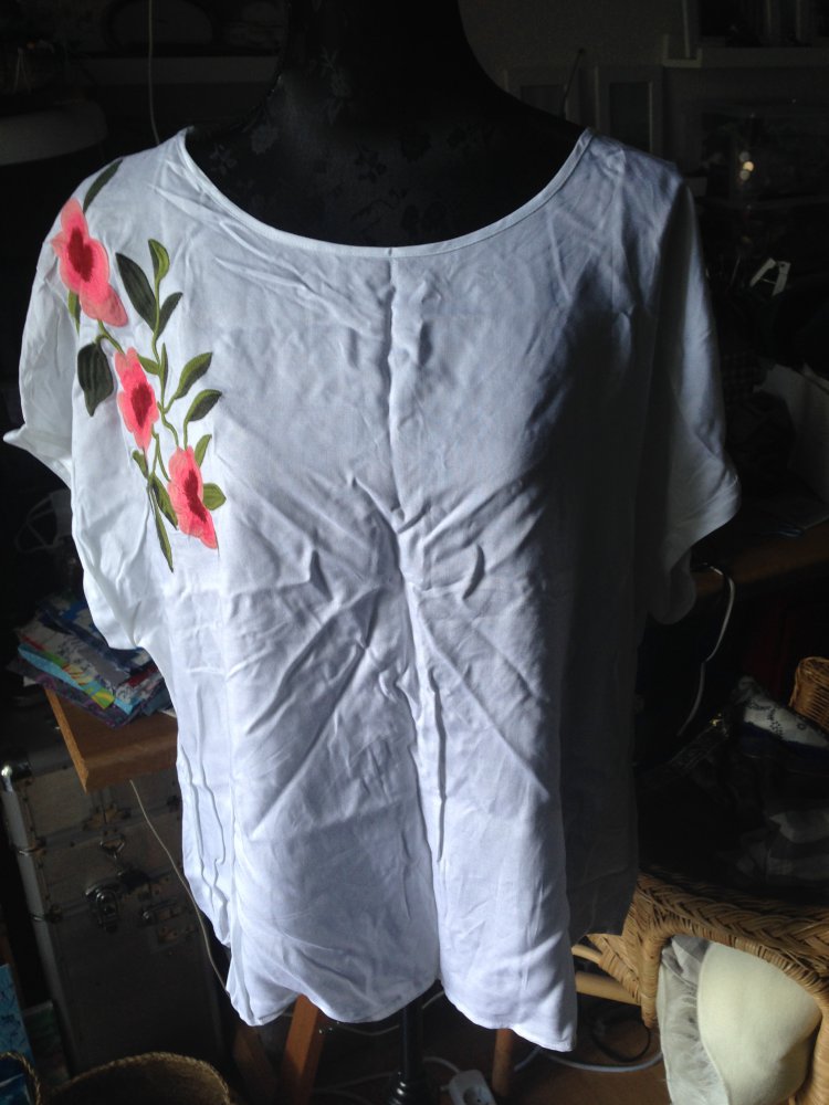 Bluse mit Stickerei