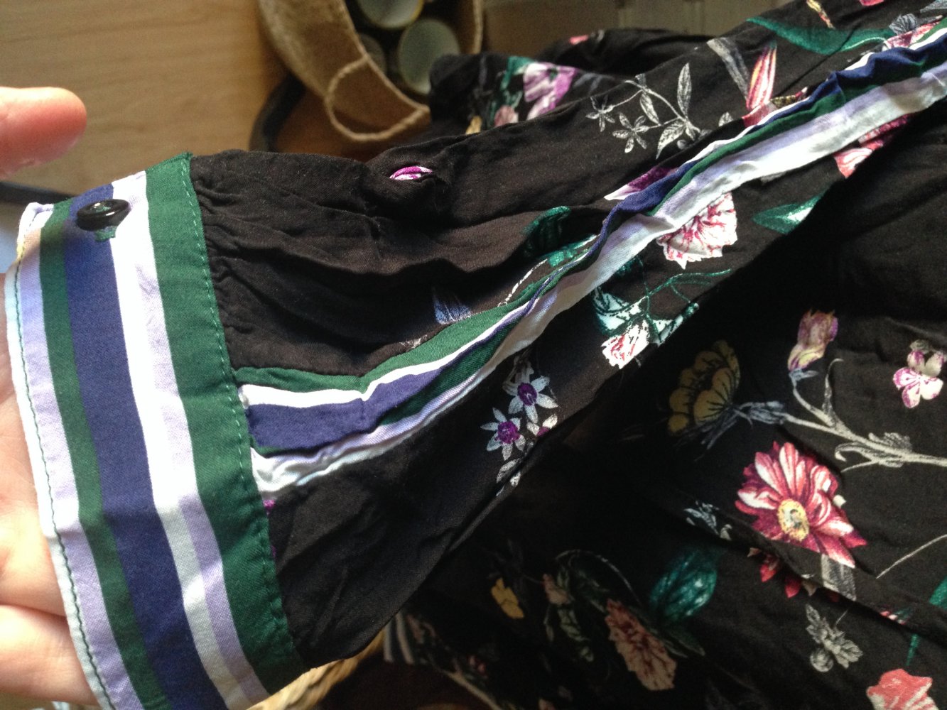Blumen Bluse mit Streifen 