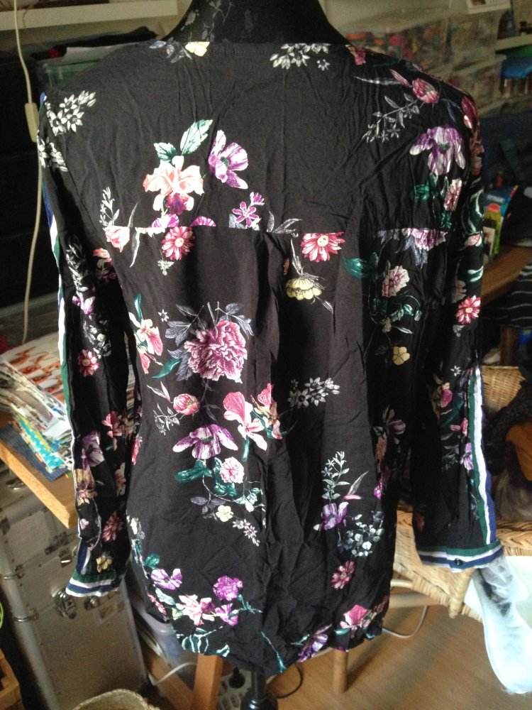 Blumen Bluse mit Streifen 