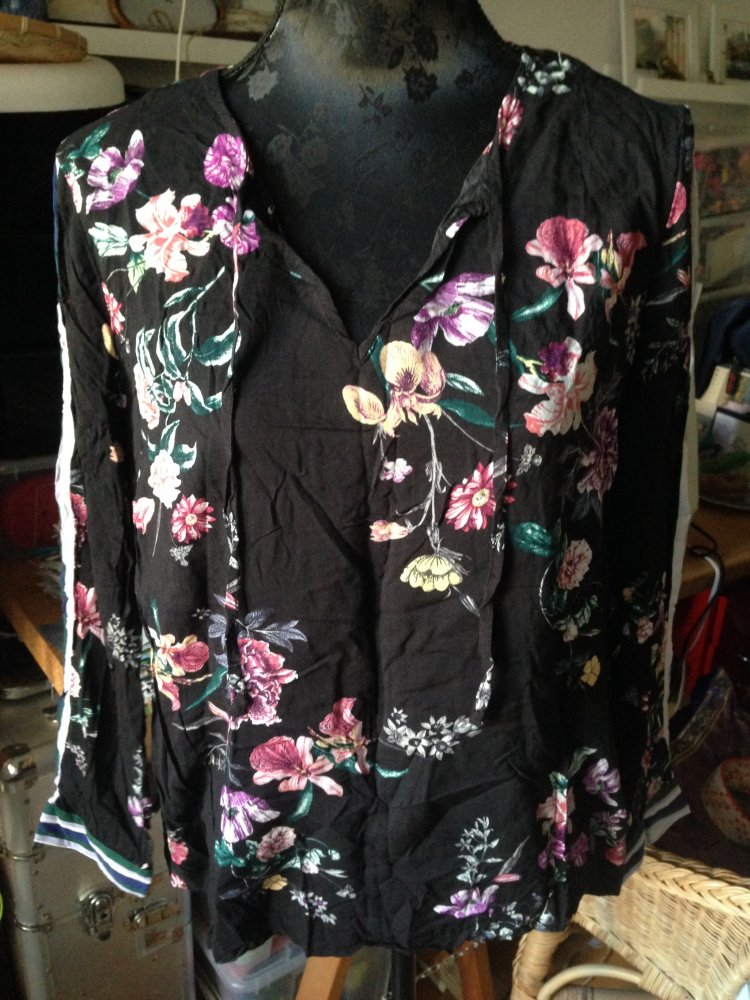 Blumen Bluse mit Streifen 