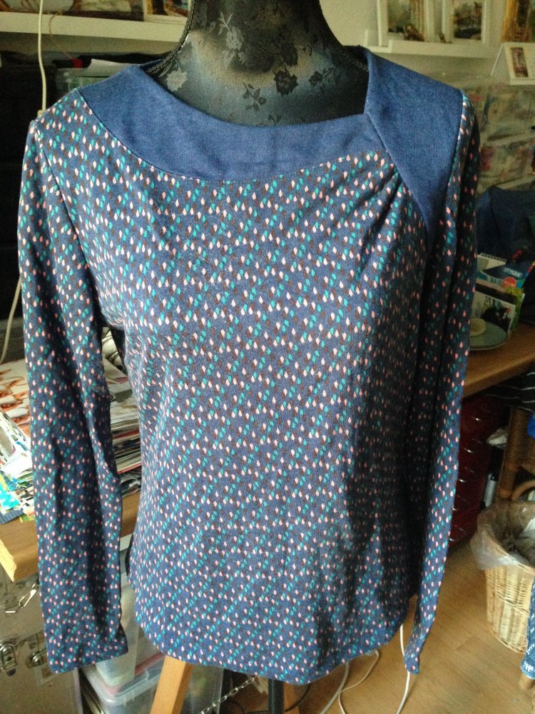 Süsser Pulli mit Muster 