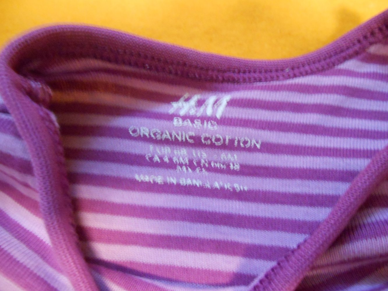 2 Bodys 68 H&M ergee lila weiß