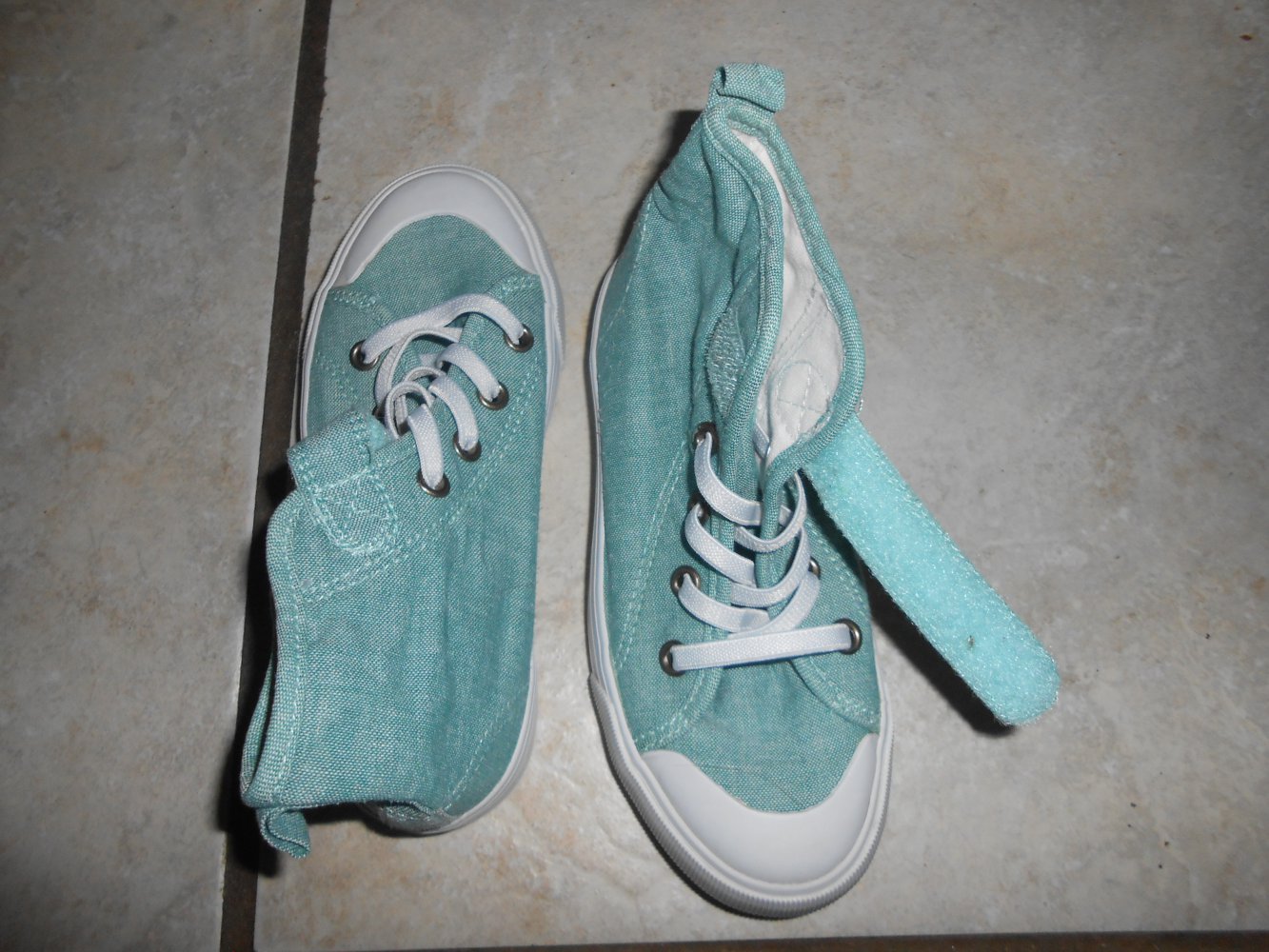 grün melierte Sneaker H&M 28