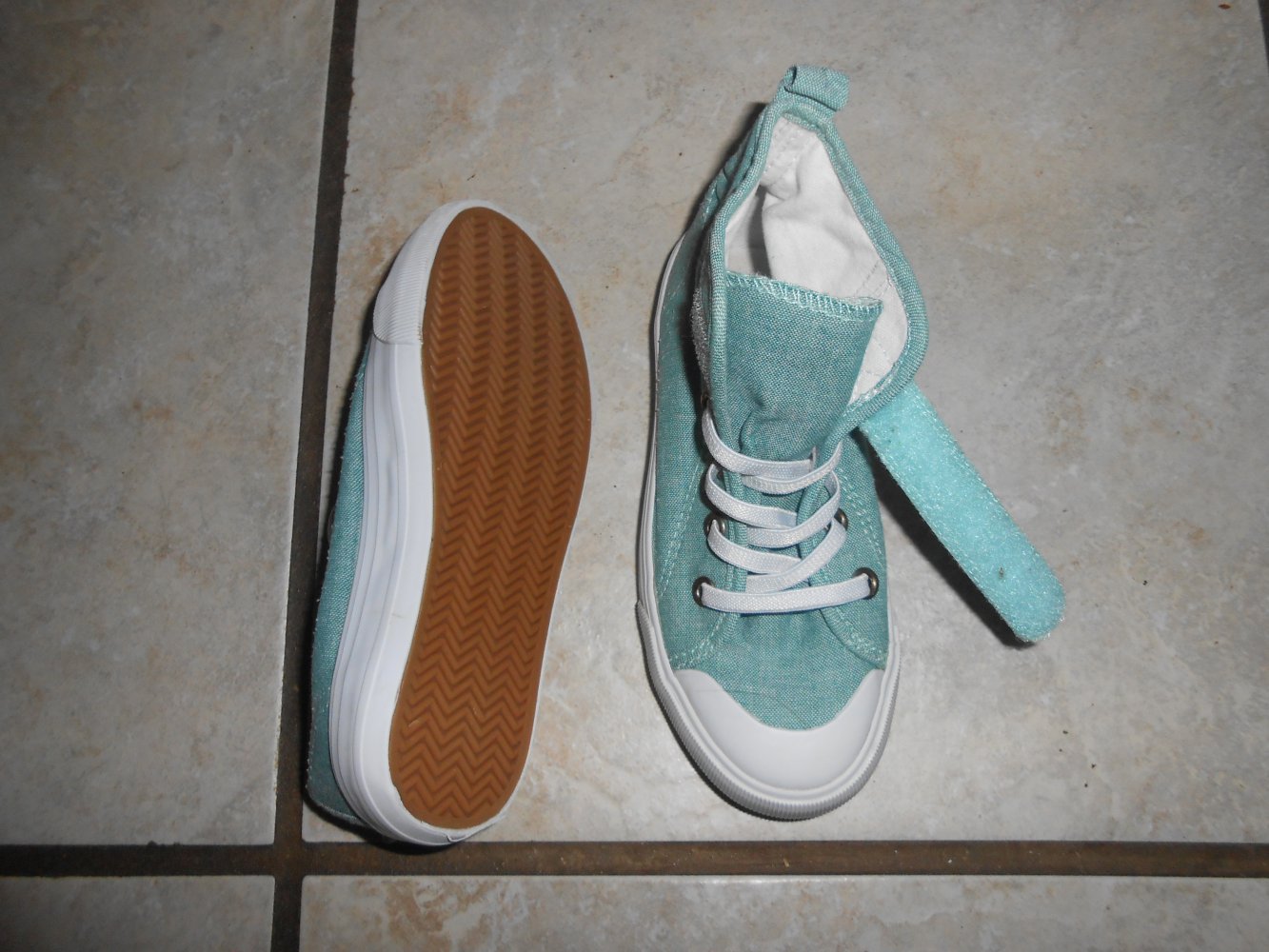 grün melierte Sneaker H&M 28