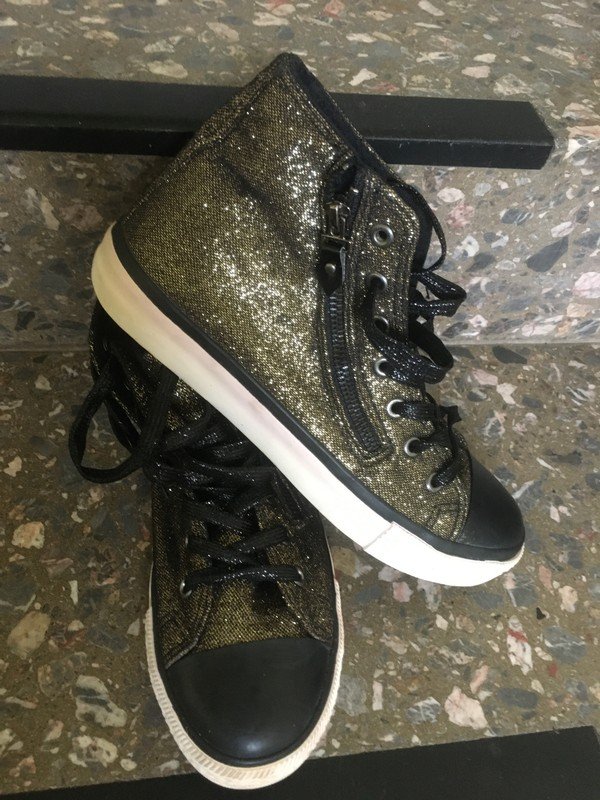 Sneakers High in black/gold