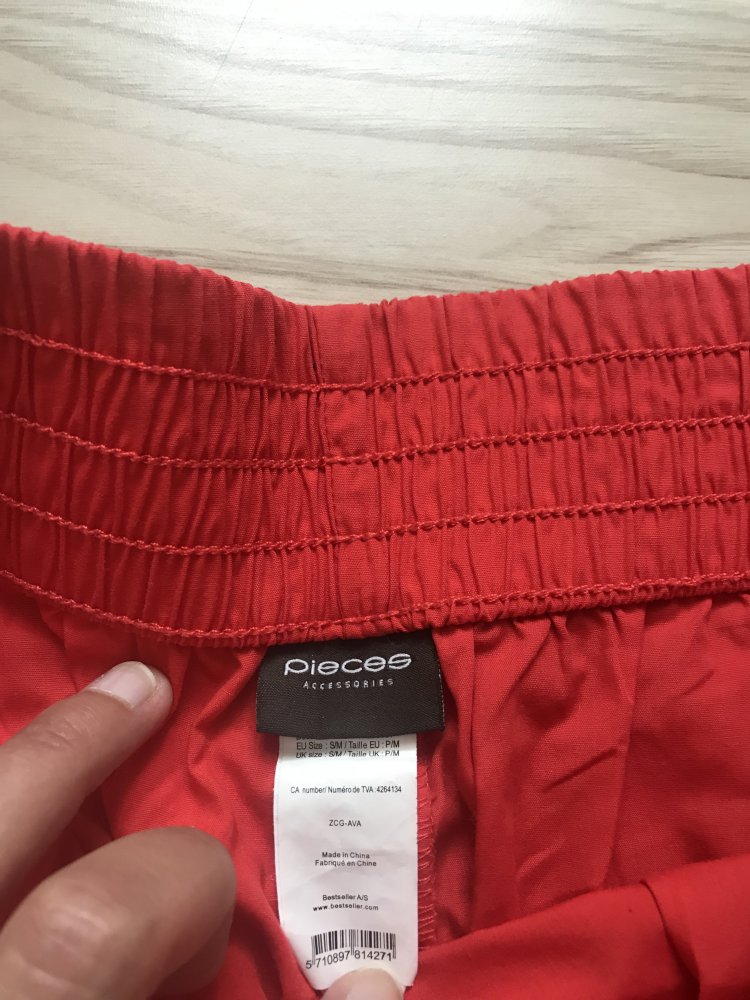 Shorts gr.S/M rot, pieces 