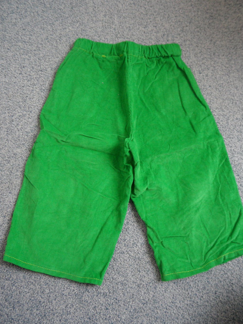 DIY knallgrüne Hose Pumuckl Fasching