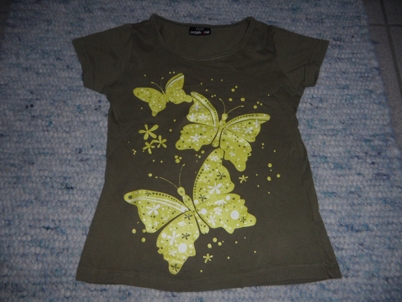 Crash One 134/140 schönes T-Shirt Schmetterlinge mit Mangel