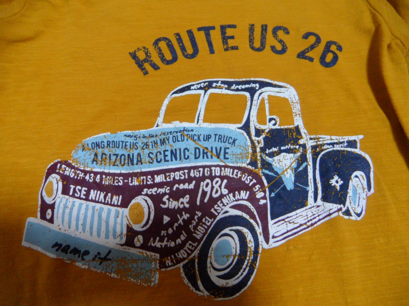 name it Langarmshirt senfgelb Auto Oldtimer 104