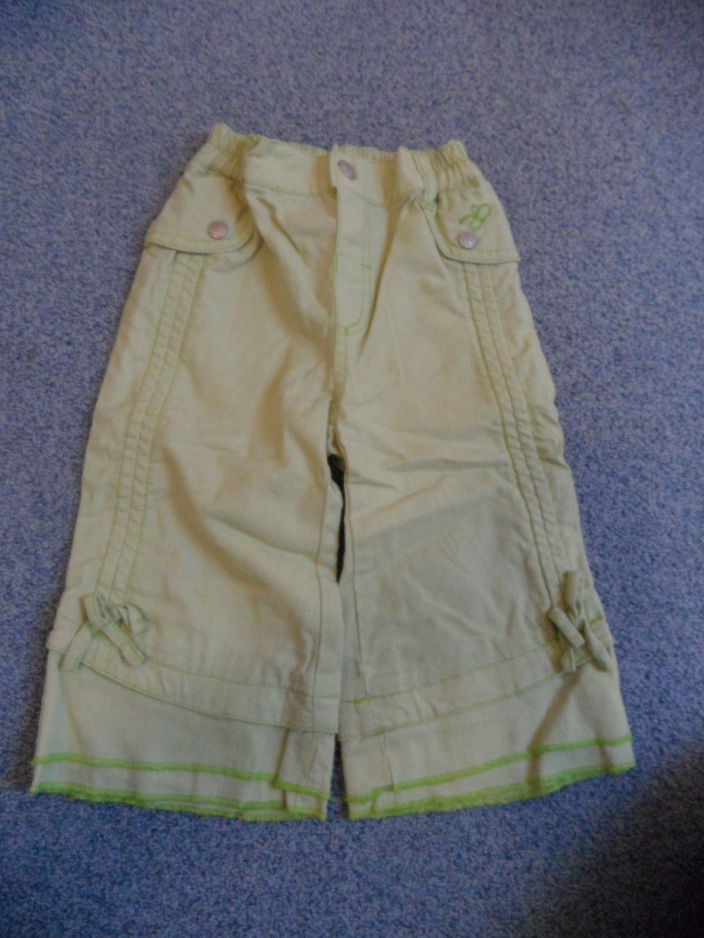 wunderschöne grüne Hose ausgefallen