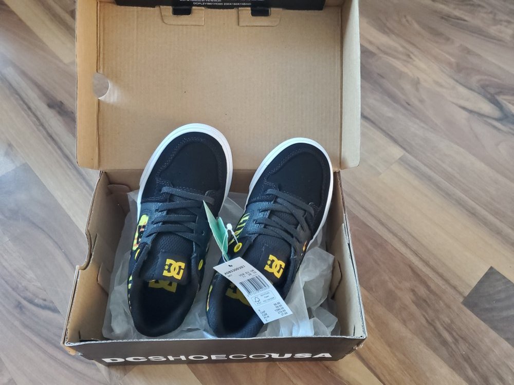  DC Shoes Kinder Skaterschuhe Gr. 28 *OVP*