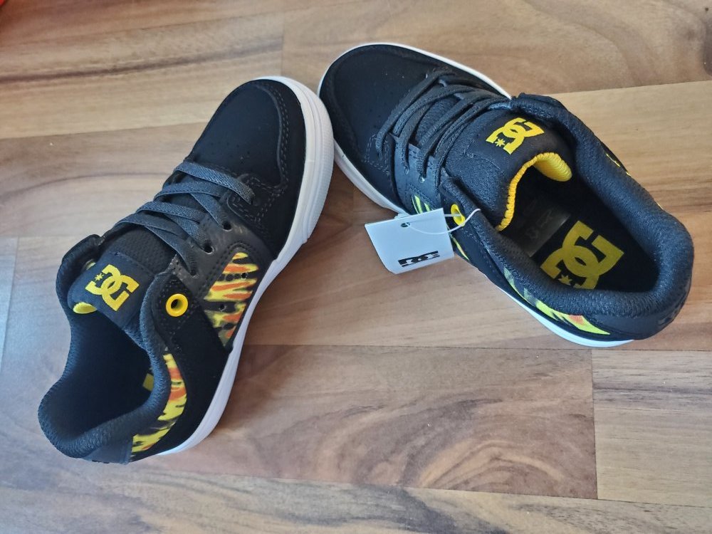  DC Shoes Kinder Skaterschuhe Gr. 28 *OVP*