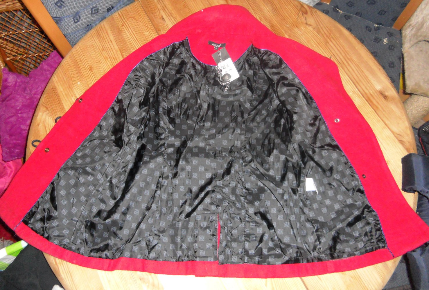 NEU-Assuili- wunderschöne Jacke Gr.34