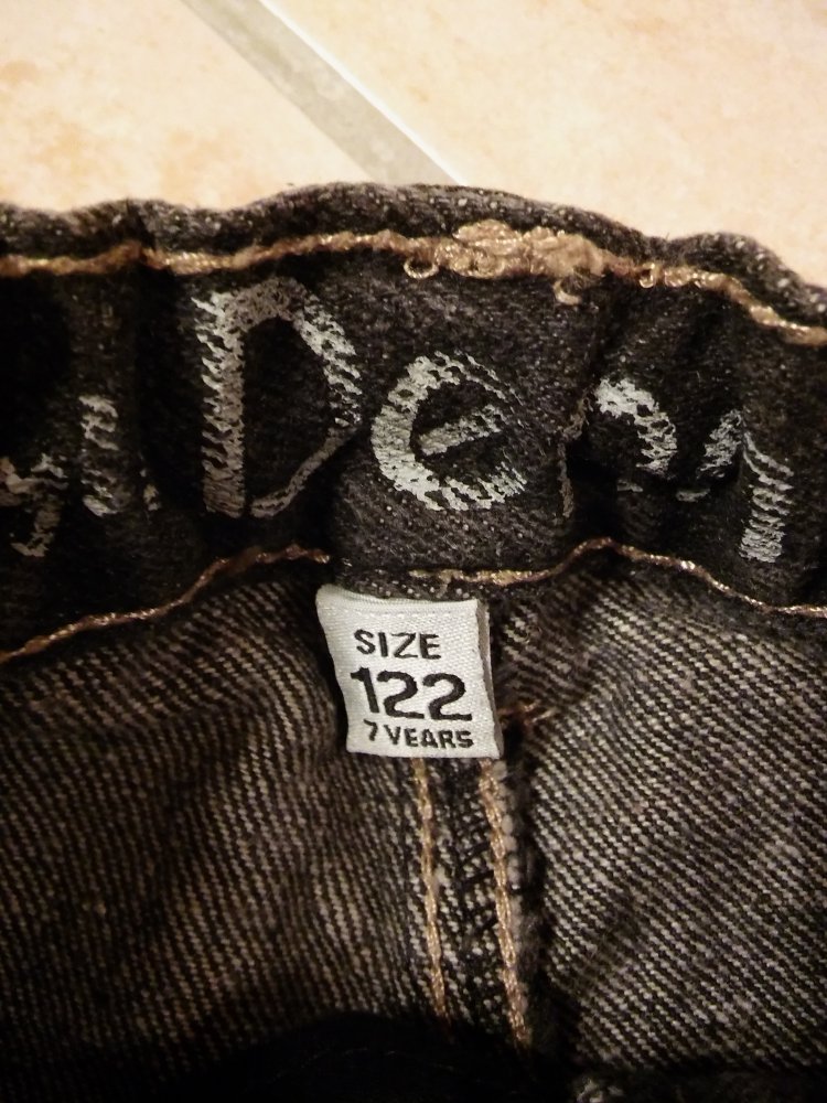 Jeans dunkel Gr. 122