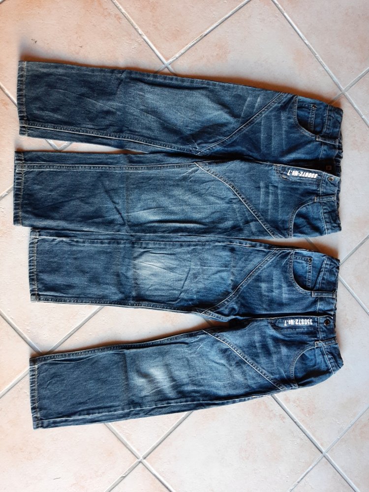 Jeanshose Gr.140 eher 134
