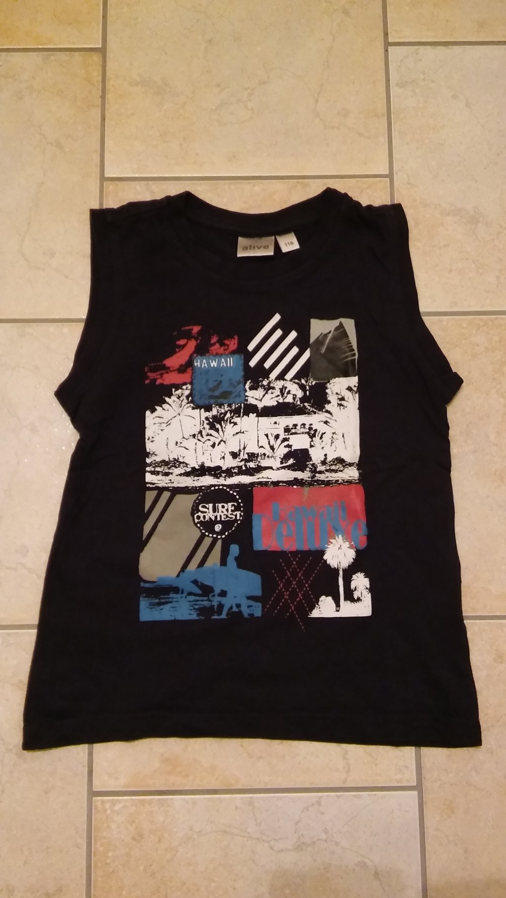 4 ärmellose Shirts Gr. 116