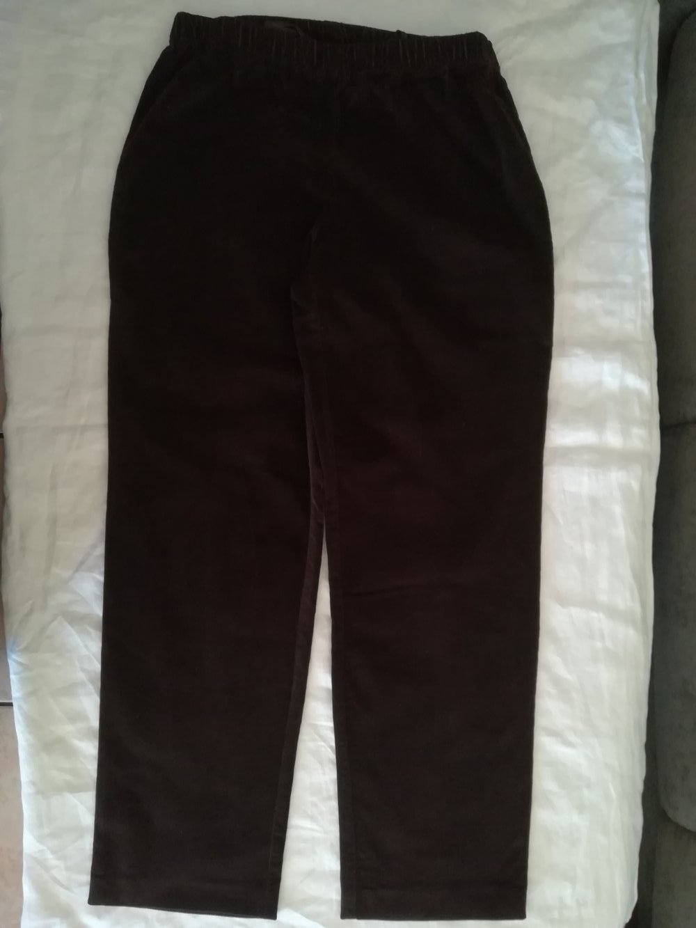Tolle braune Feincordhose Gr. 42 