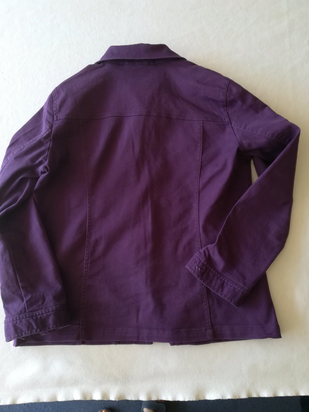 Tolle Auberginefarbene Jacke von bpc Gr. 44