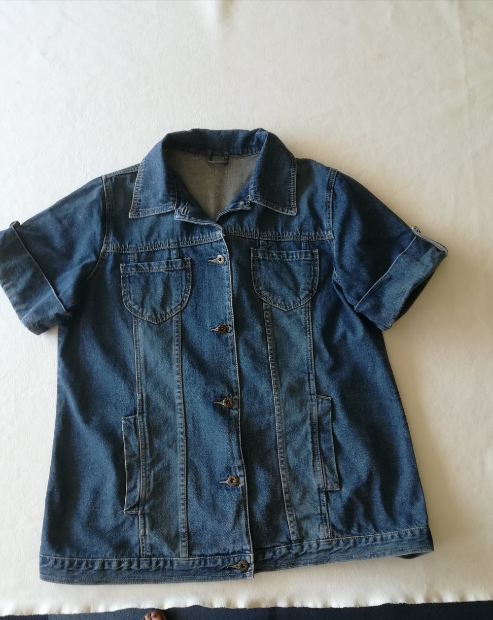 Tolle Jeansjacke mit kurzen Ärmeln Gr. 46 