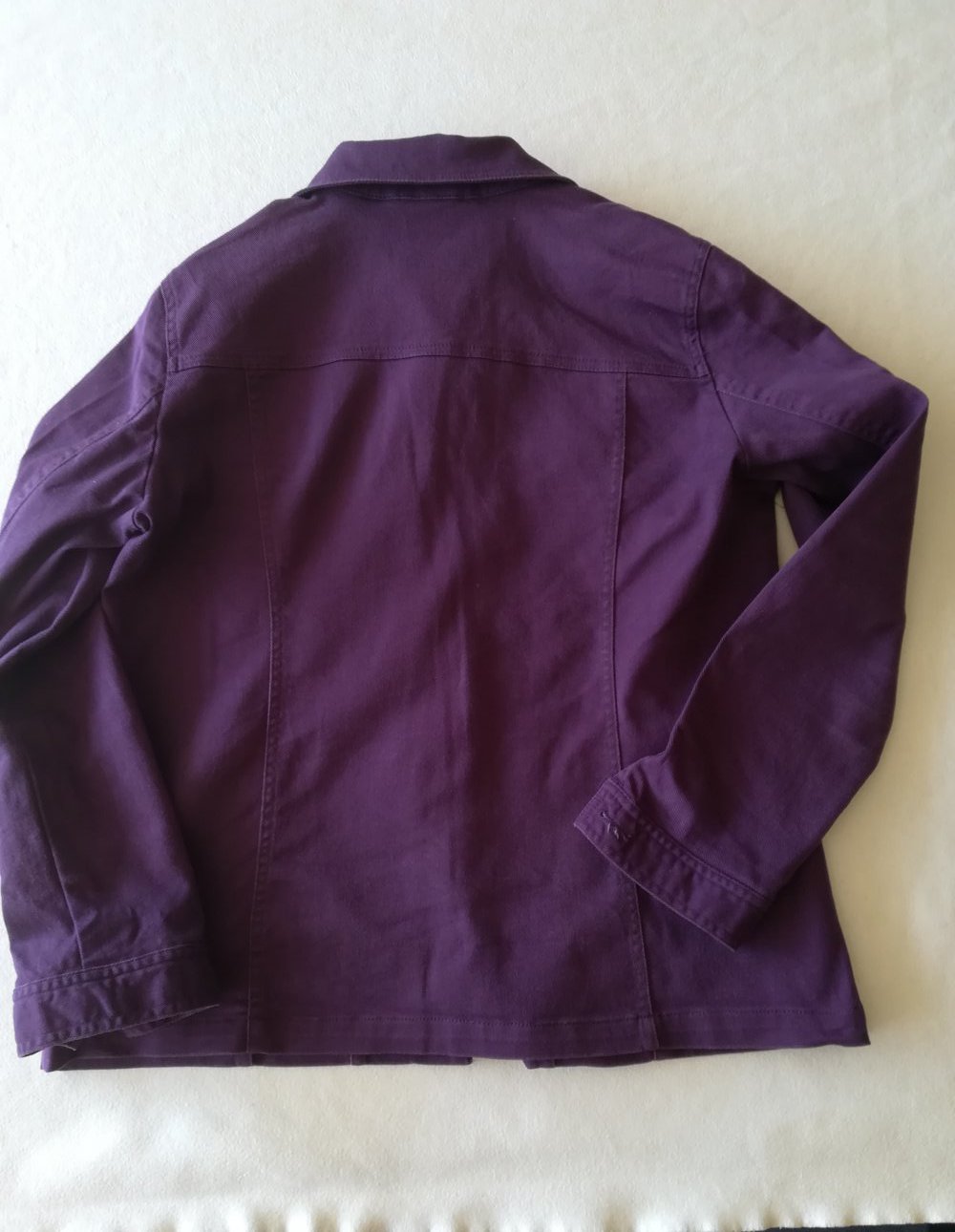 Tolle Auberginefarbene Jacke von bpc Gr. 44
