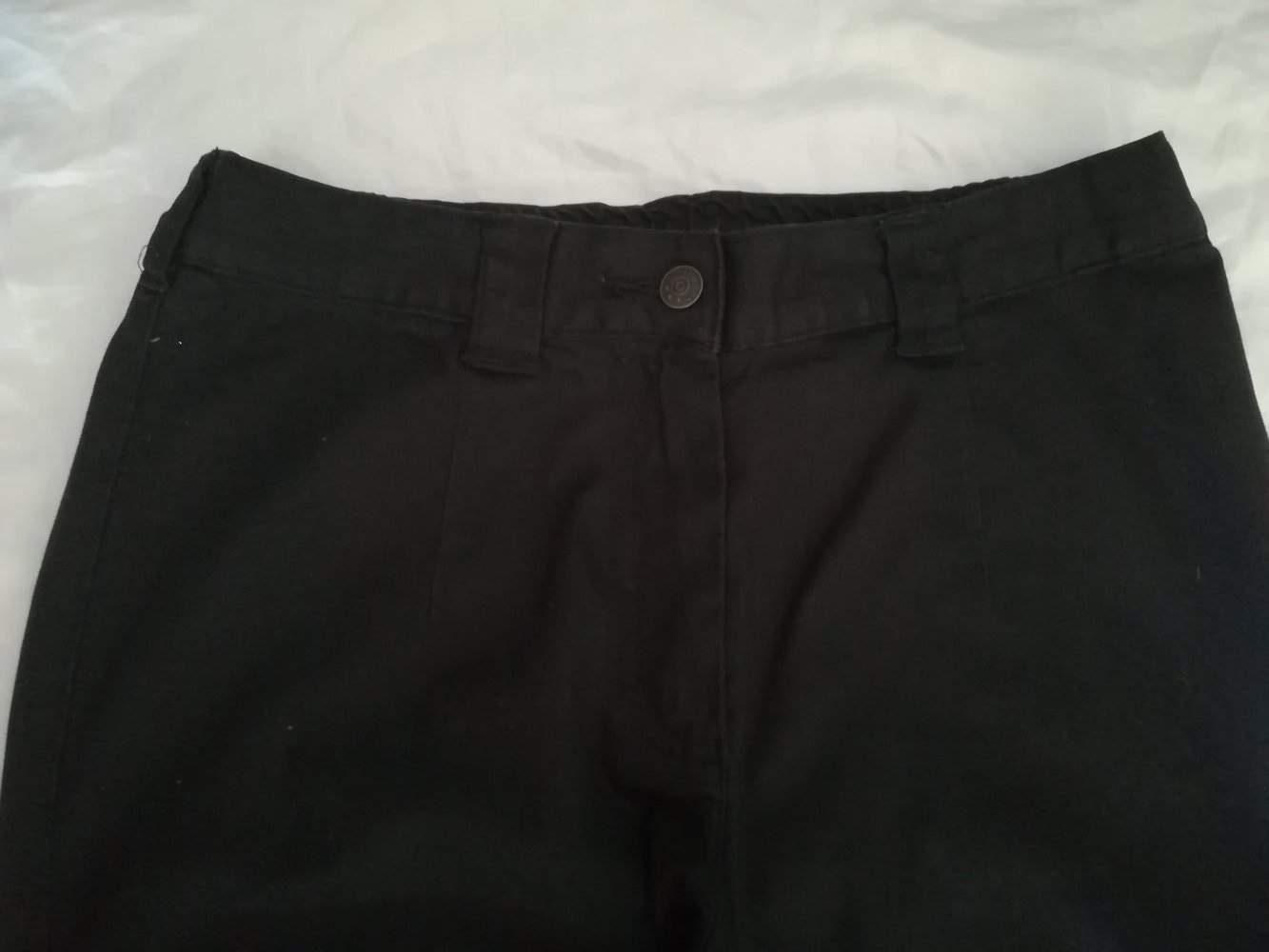 Schöne schwarze Stretchjeans Gr. 42 